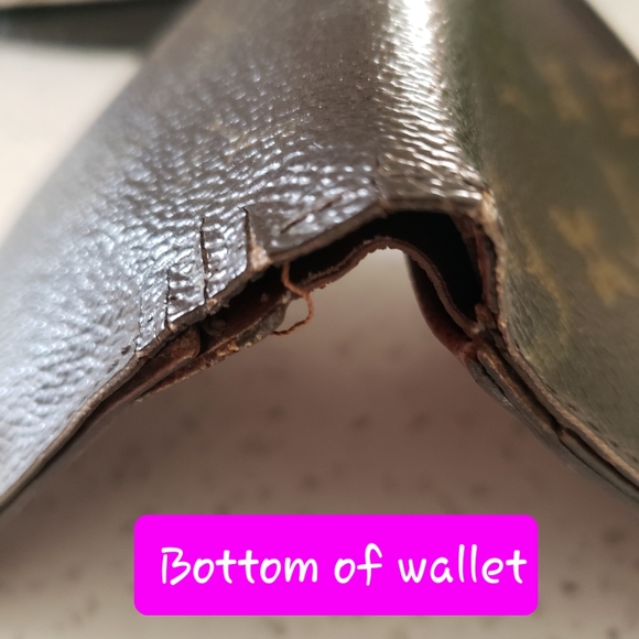 Louis Vuitton Wallet - Picture 14 of 16